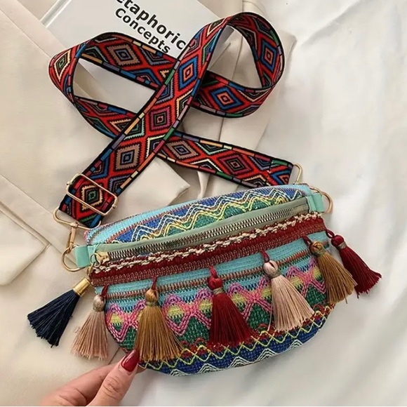 New Boho Style Tassel Fanny Pack Colorblock Crossbody Shoulder Bag NWT Aztec - Picture 1 of 16